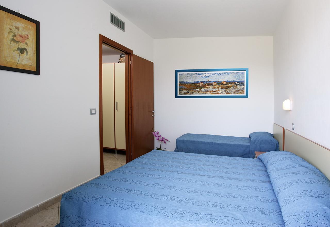 Residence Il Girasole 1 Alba Adriatica Exterior photo